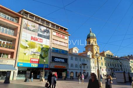 Rijeka, centar, idealna investicija, dvosoban stan 60 m² u zgradi s liftom