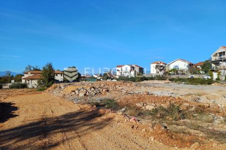 Malinska, Bogovići, građevinsko zemljište za dvojnu kuću, 500 m²
