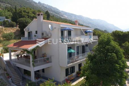 Omiš, Marušići, apartmanska kuća