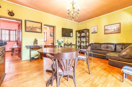 Zagreb, Peščenica, kuća s neto korisnom površinom od 105 m² i s vrtom od 90 m²