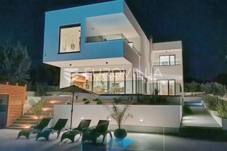 Medulin, Pomer, prekrasna villa s wellnessom 195 m² s pogledom na more, 150 m od mora