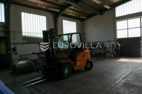 Zagreb, Gračani, poslovna zgrada 3249 m2 uredsko-skladišno-proizvodne namjene