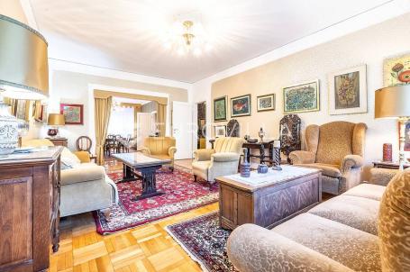Zagreb, Donji Grad luksuzan četverosoban stan 140 m2 