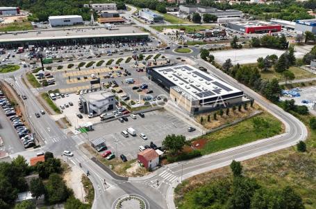 Istra, Poreč, Građevinsko zemljište 1158 m² u poslovnoj zoni