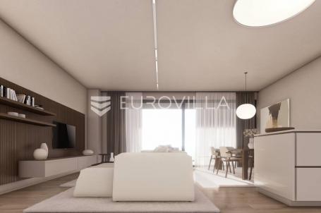 Istra, Umag - Moderan stan u prizemlju s privatnim vrtom samo 200m od mora