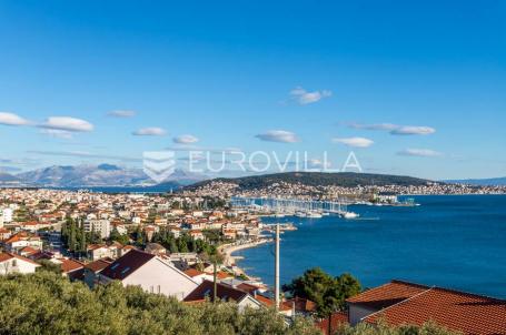 Trogir, Seget Donji, građevinsko zemljište veličine 560 m2 s pogledom na more
