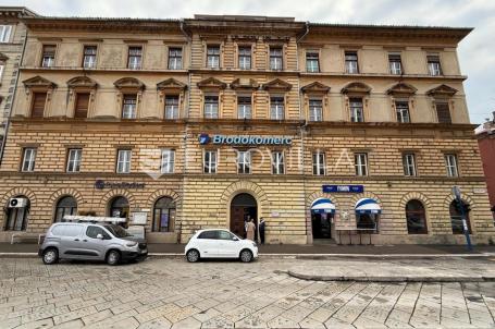 Rijeka, centar, Jelačićev trg, poslovna zgrada 3.180 m²