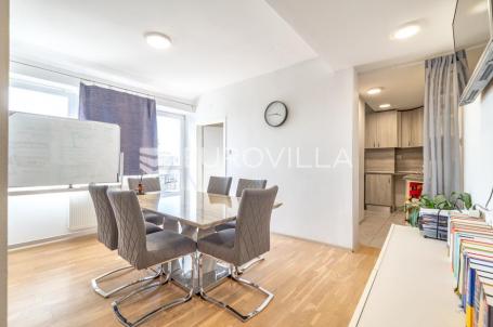 Zagreb, Amruševa, šesterosoban stan površine 129 m²