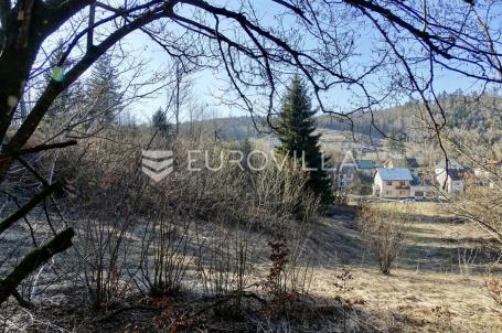 Delnice, atraktivan teren površine 1380 m² za gradnju obiteljskih kuća, vikendica
