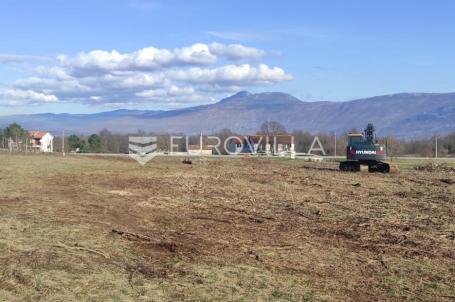 Istra, Kršan - prostrano građevinsko zemljište uz prometnicu, 10,787 m2