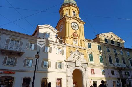 Rijeka, Korzo, prostran poslovni prostor od 120 m² na vrhunskoj lokaciji