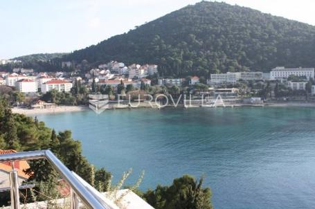 Dubrovnik, Lapad, zemljište 900m2 I red do mora 