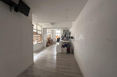 Istra, Rovinj, poslovni prostor na frekventnoj lokaciji 74,57 m²