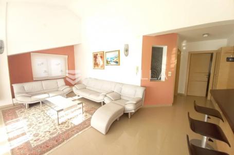 Pula, Pješčana uvala, Penthouse s pogledom na more, vrtom, parking mjestom, 150 m²