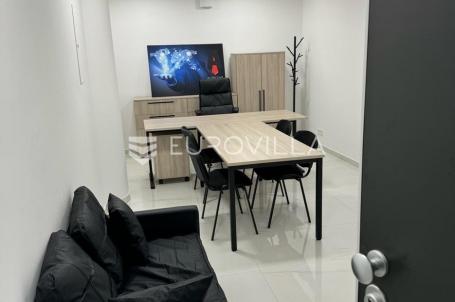Istra, Pula, centar grada uredski poslovni prostor 18 m² na 1. katu