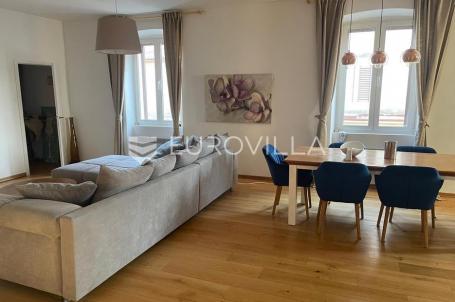 Zadar, Poluotok, šarmantni moderno uređen dvosobni stan 76,05 m²