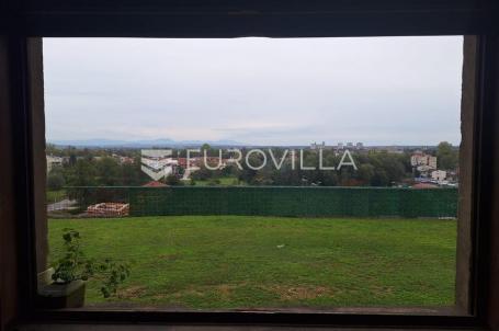 Karlovac, Dubovac, građevinsko zemljište 8000 m² s kućom, prekrasan pogled