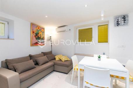 Istra, Rovinj, simpatičan jednosoban stan 35m2 u prizemlju zgrade u centru grada