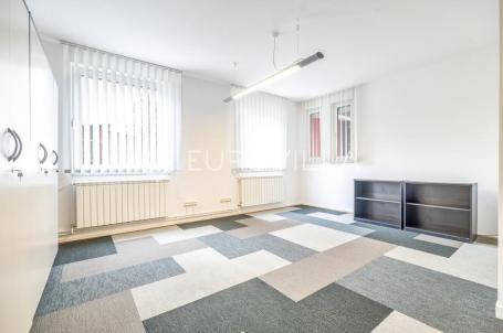 Zagreb, Trešnjevka, uređen poslovni prostor s parkingom 92 m²