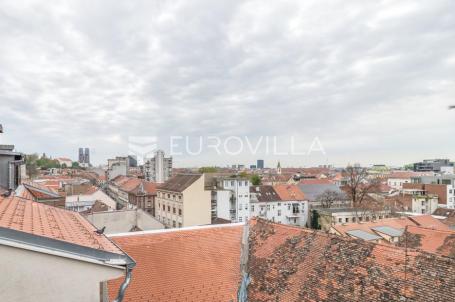Zagreb, Britanski trg, dvoetažni stan za adaptaciju, 101 m²