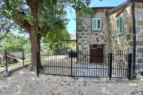 Istra, Buzet, autentična kamena kuća s potpunom privatnošću u srcu prirode
