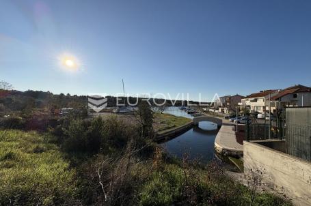 Šibenik, Bilice, građevinsko zemljište s pogledom na more, 2826 m²