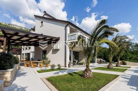 Novi Vinodolski, Grižane, Luksuzna vila, 400 m², s dva bazena