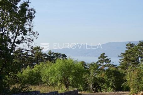 Rijeka, Martinkovac: Građevinsko zemljište 1.800 m² u elitnom okruženju vila