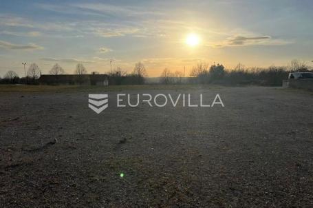 Istra, Kanfanar, građevinsko zemljište sa projektom 880 m2