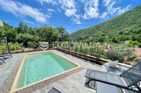 Mošćenićka Draga, prekrasna novo izgrađena villa s bazenom