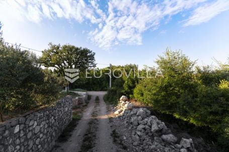 Otok Krk, Hlapa, zemljište s aktivnom građevinskom dozvolom i idejnim projektom