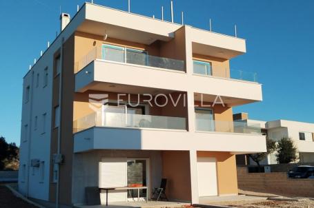 Pag, Mandre trosoban stan, apartman S3 na drugom katu penthouse 71 m² NOVOGRADNJA