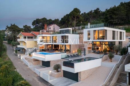 Zadarski arhipelag -otok, luksuzna moderna vila prvi red do mora,  bazen i garaža