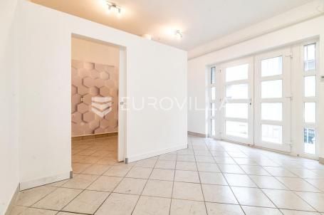 Zagreb, Trokut, poslovni prostor neto korisne površine od 25 m²