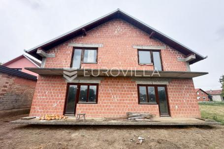 Tovarnik, dvojna kuća roh bau 200.94 m² s velikim vrtom