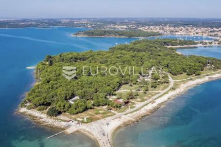 Medulin, velika građevinska parcela 14540 m2 T1  hotel- resort namjene 