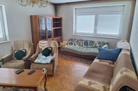 Karlovac, Rečica, kuća 140 m², gospodarske zgrade 350 m²