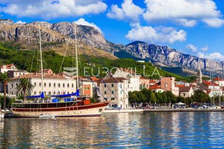 Split okolica- Trogir- Seget, građevinsko zemljište, 3359m2, 500m od mora