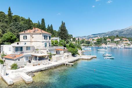 Otok Korčula, grad Korčula, apartmani uz more u blizini stare jezgre