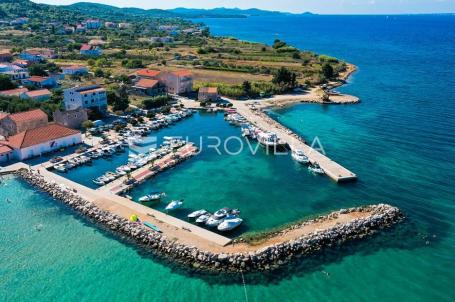 Otok Pašman, Dobropoljana, građevinsko zemljište 1058 m2