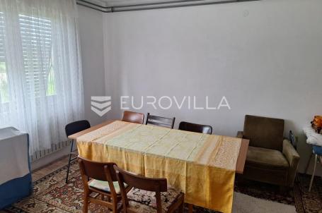 Karlovac, Popović Brdo, kuća 400 m² na mirnoj lokaciji