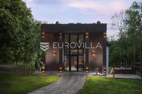 Plitvička jezera, 15 ha parkovno uređenog zemljišta s prekrasnom Villom 