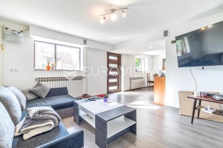 Zagreb, Gornji Stenjevec, građevinsko zemljište 4200 m2 s postojećim objektom