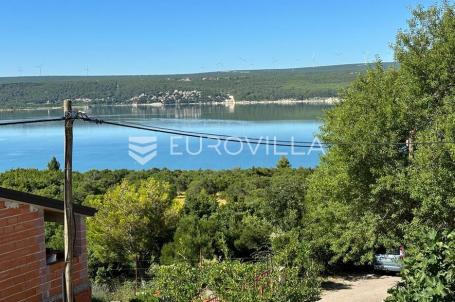 Gornji Karin, Šušnjar, kuća s tri odvojena stana s predivnim pogledom na more