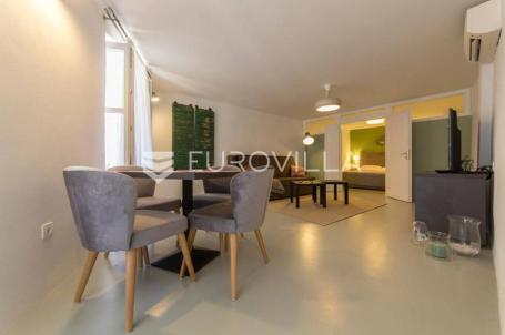 Istra, Rovinj, predivan stan neto korisne površine od 49,02 m² u starom gradu na 150 metara od mora