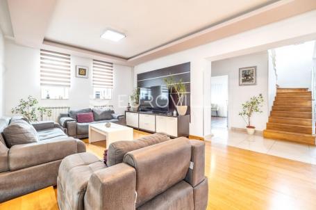 Sveta Nedelja, Poslovno, stambena zgrada dvije hale, 670 m²