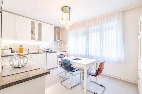 Zagreb, Pantovčak, prekrasan dvosoban stan s neto korisnom površinom od 90 m² dvorište