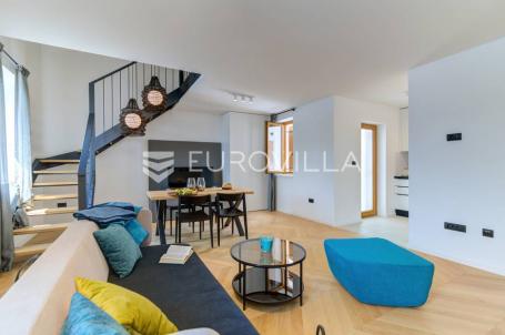 Opatija, Volosko, luksuzan trosoban stan u prvom redu do mora NKP 104.49 m2