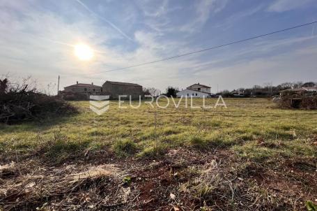 Marčana, Loborika, građevinsko zemljište 634 m² na odličnoj lokaciji s putem