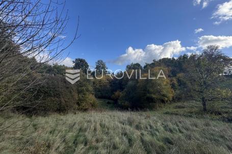 Istra, Heki, građevinsko zemljište 5999 m² u centru Istre